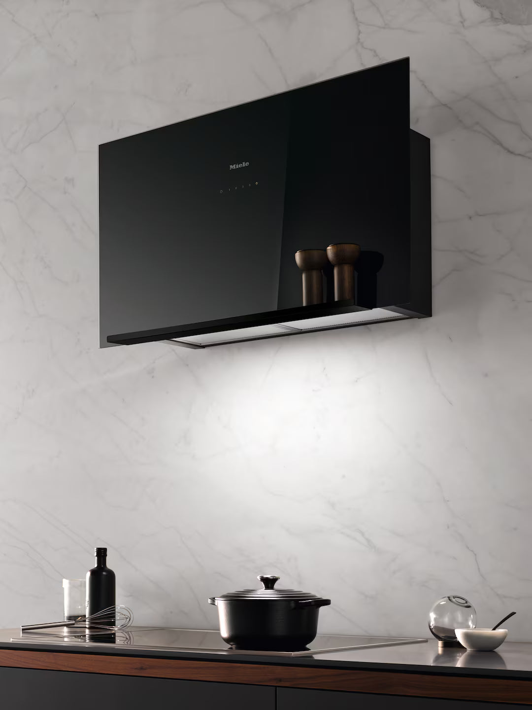 Hota de perete Miele Silver DA 9092 W Screen Negru obsidian