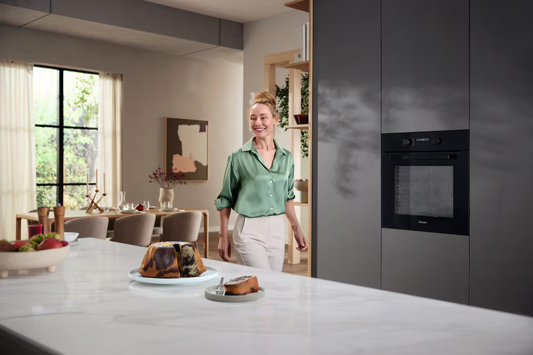 Cuptor electric incorporabil Miele Silver H 2861 B Negru obsidian
