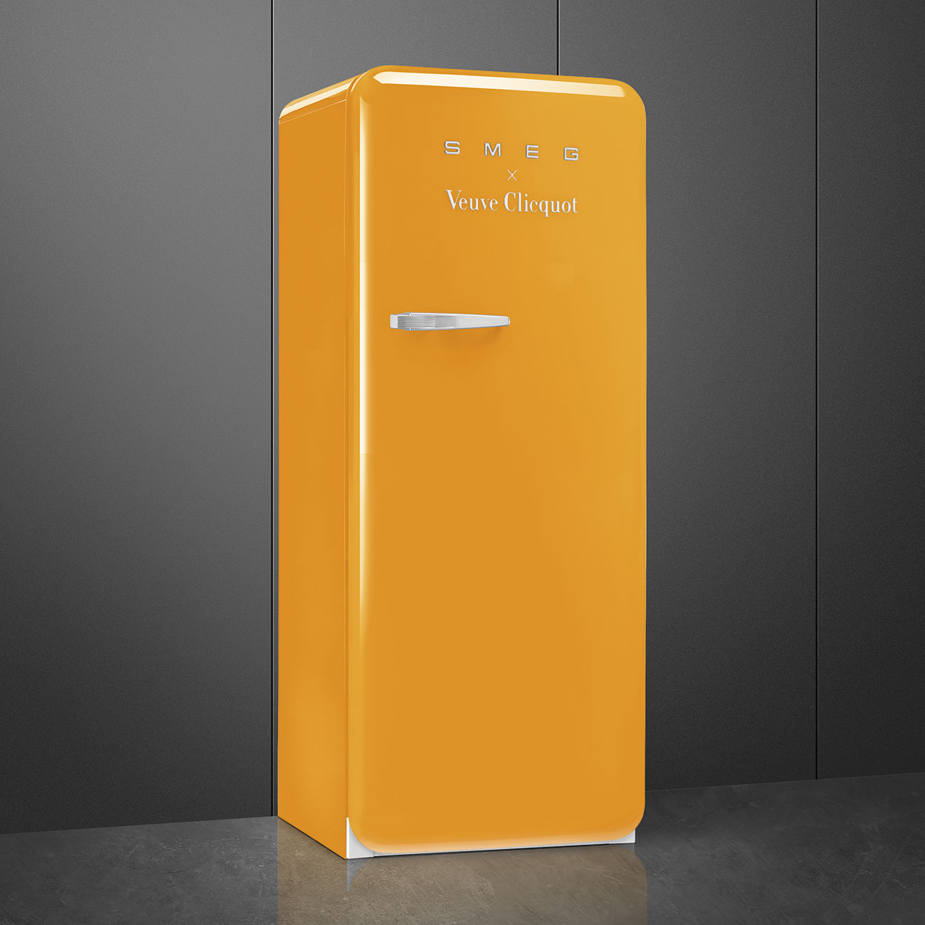 Frigider 50' Style Smeg & Veuve Cliquot FAB28RDYVC5