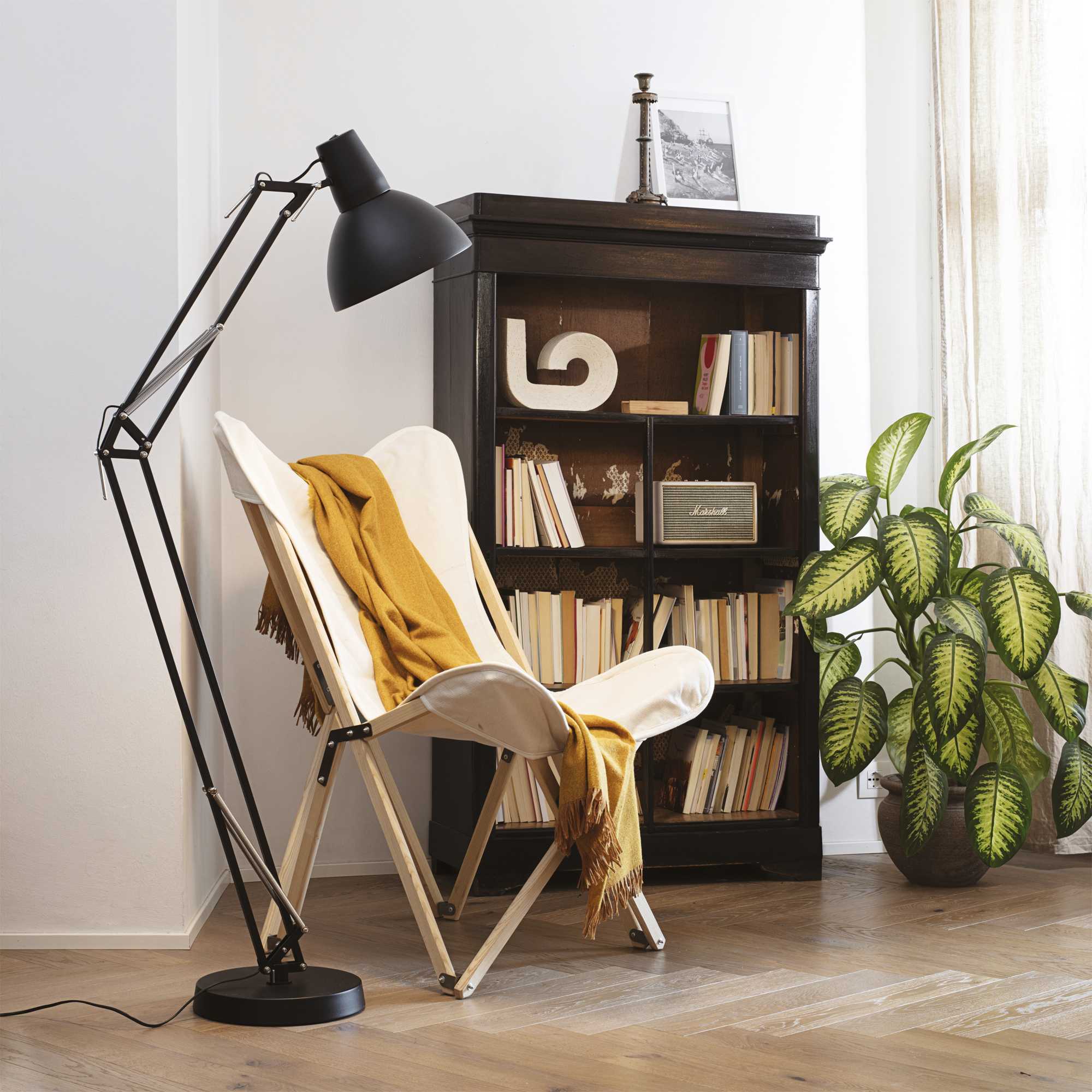 LAMPADAR WALLY PT1